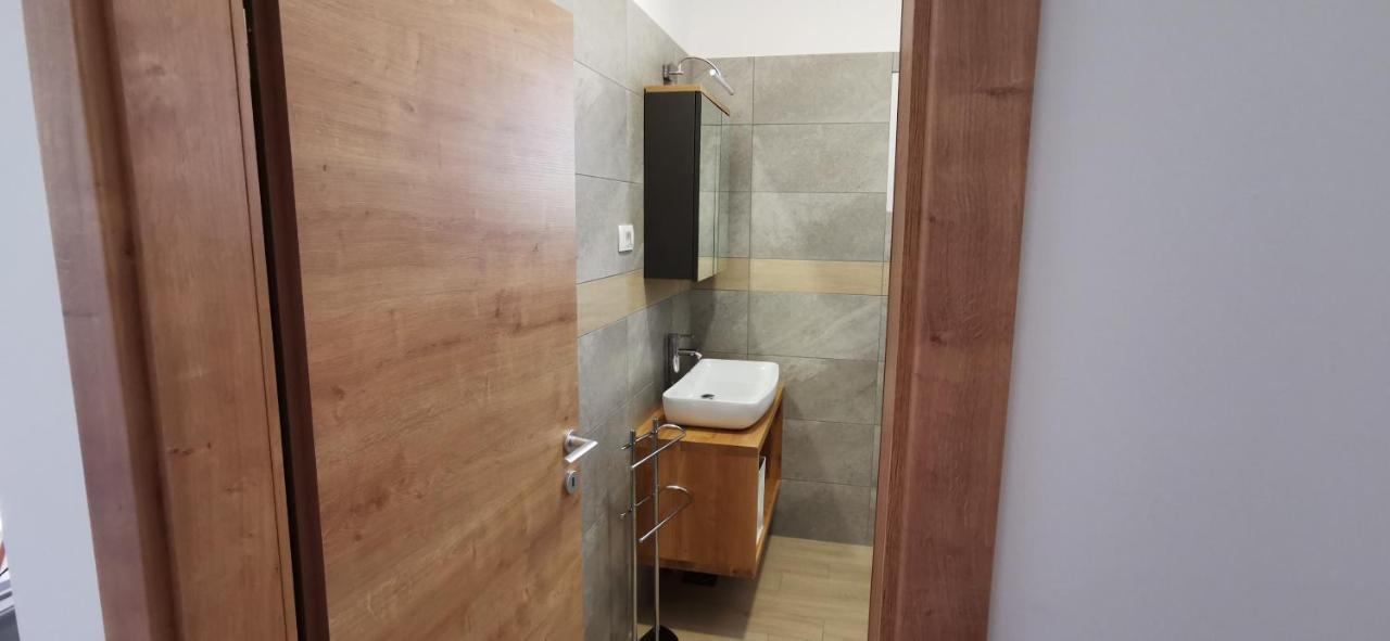 Apartmaji Tmaynka *